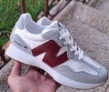 New Balance branco e bordeax