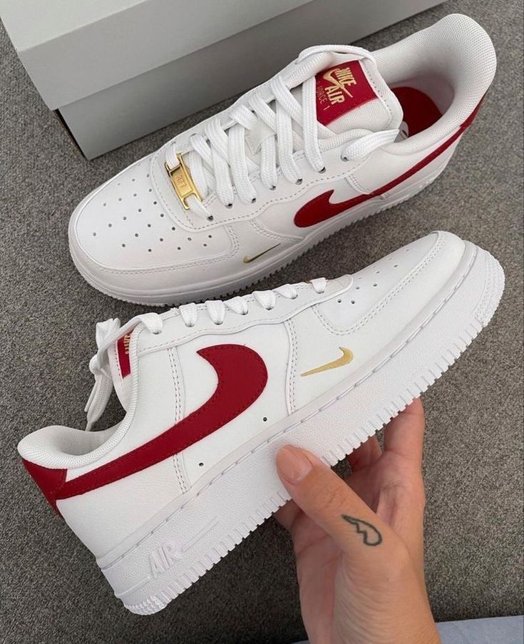 Air Force Branco é vermelho